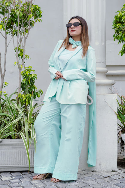 Mein – A Portrait of Poise and Confidence